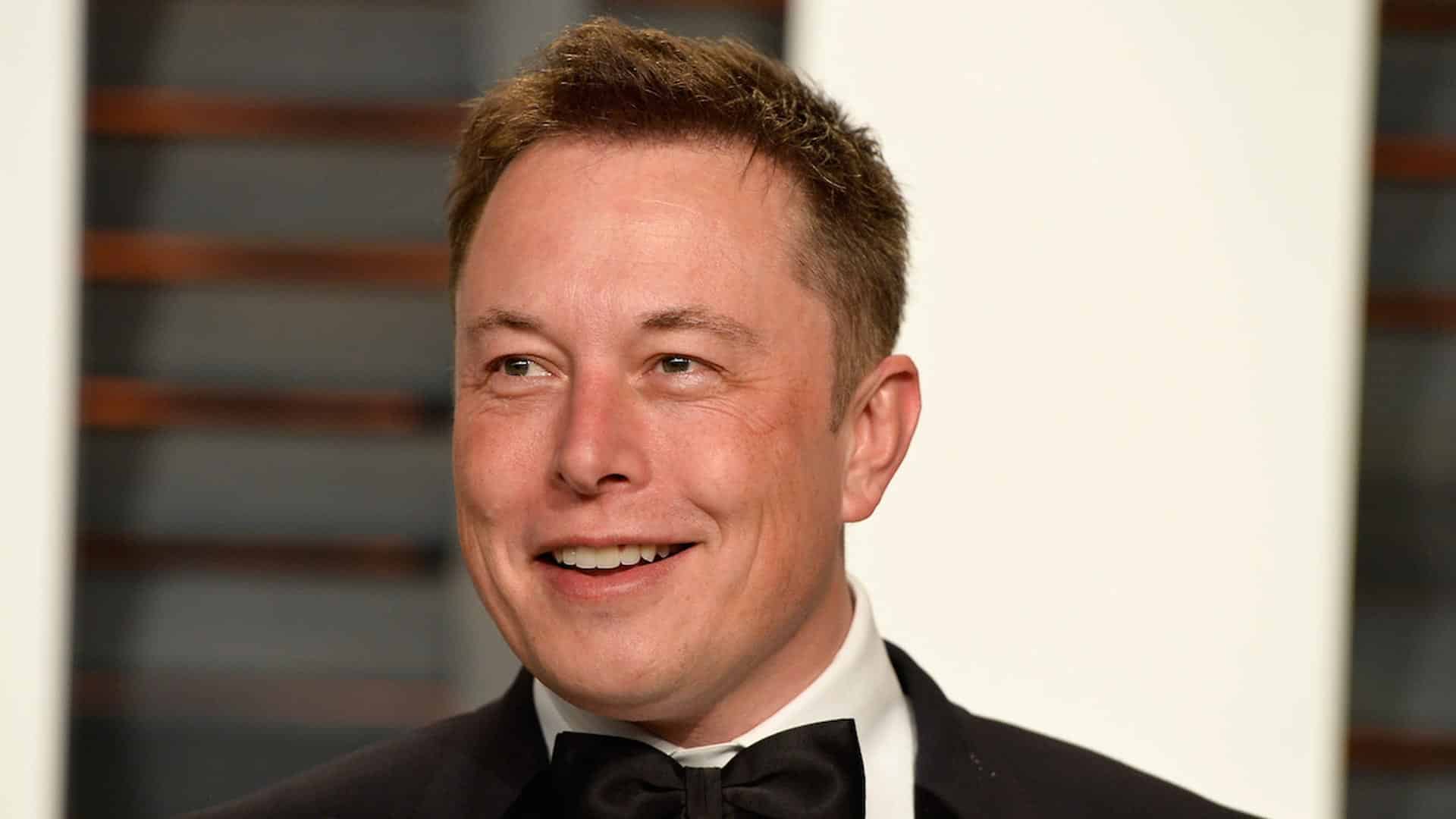 Elon Musk Saç Ektirdi mi?
